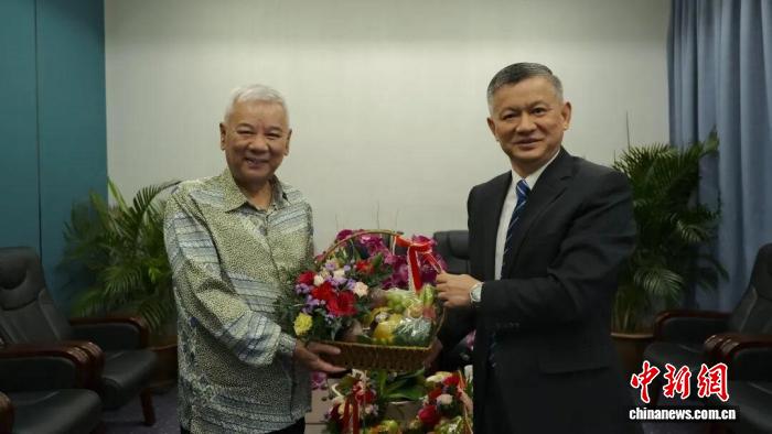 中国驻马来西亚大使馆2026年首场“领保进校园暨平安留学”主题宣讲活动今日举行，旨在提升留学生的安全意识与应急处置能力，帮助他们在异国他乡更好地学习和生活。