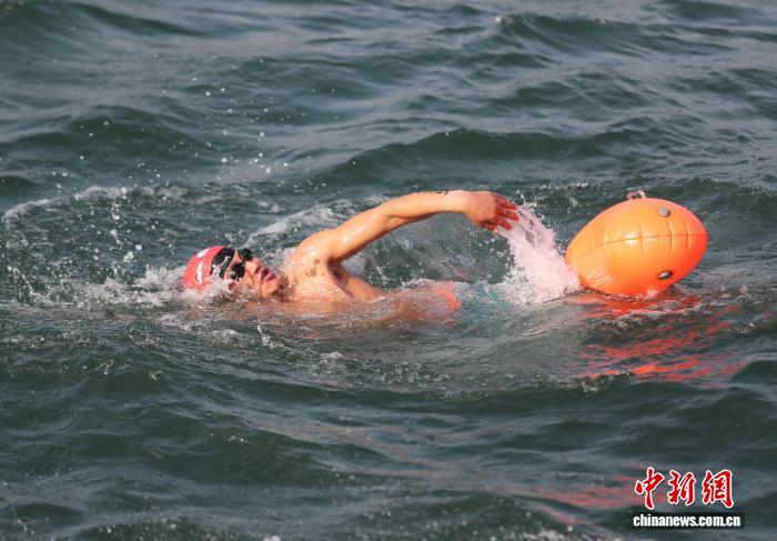 五国786名体育爱好者在云南巧家欢聚一堂，展开激动人心的竞速赛，场面蔚为壮观，赛事为增进友谊与竞技精神注入了新活力。